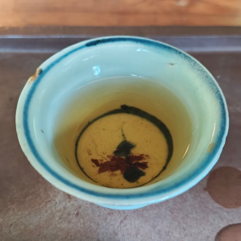 Grass Hut Oolong brewed